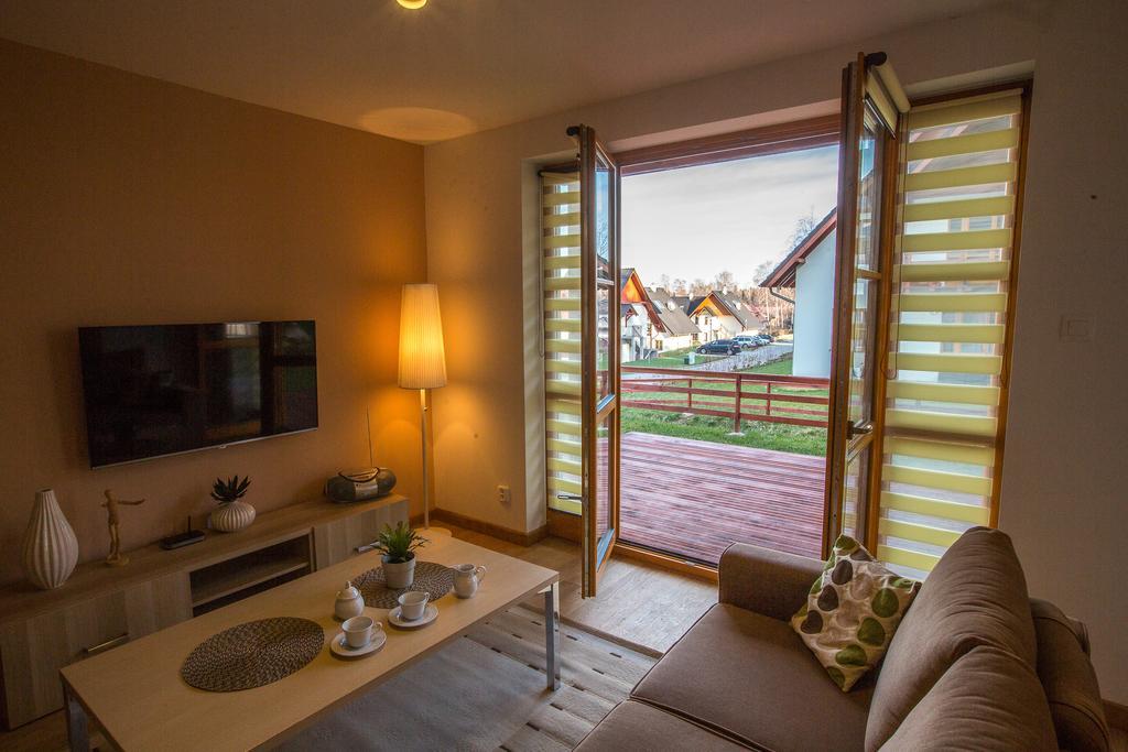 "Rodzinny Apartament Pod Sniezka 2" Na Osiedlu "Apartamenty Pod Sniezka" カルパッチ 部屋 写真